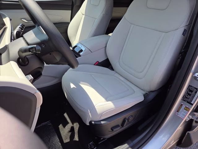 2026 Shimmering Silver Hyundai Tucson SEL Plus AWD SUV