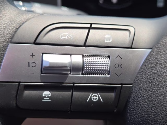 2026 Shimmering Silver Hyundai Tucson SEL Plus AWD SUV