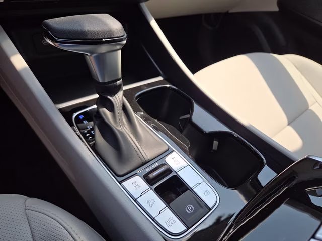 2026 Shimmering Silver Hyundai Tucson SEL Plus AWD SUV