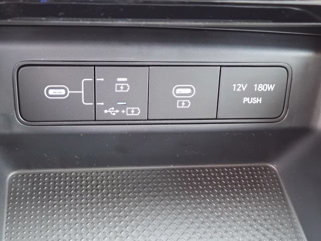 2026 Shimmering Silver Hyundai Tucson SEL Plus AWD SUV