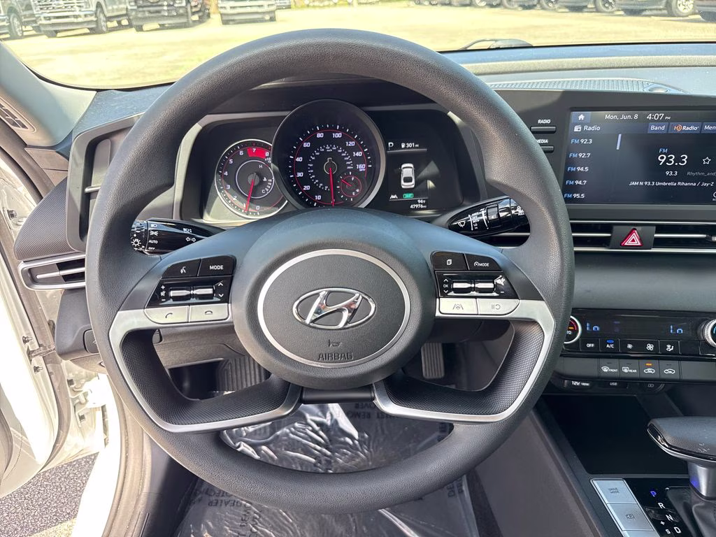 2021 Quartz White Hyundai Elantra SEL FWD Sedan