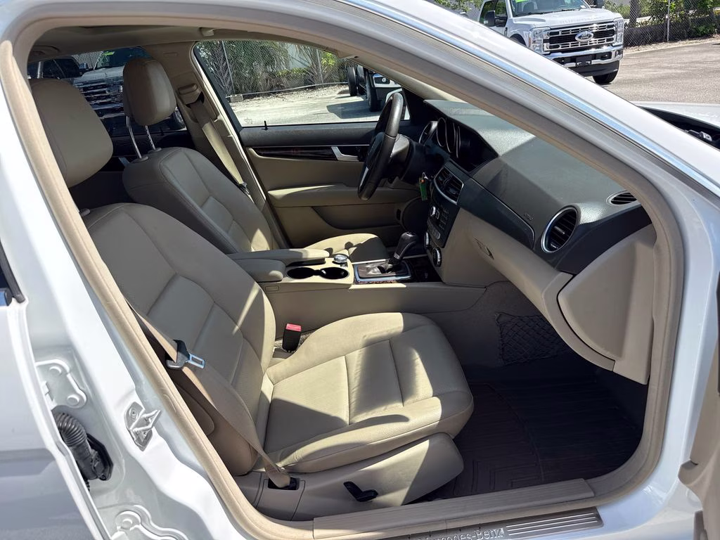 2014 Polar White Mercedes-Benz C-Class C 250 RWD Sedan