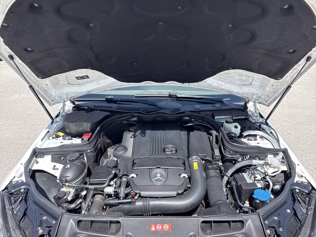 2014 Polar White Mercedes-Benz C-Class C 250 RWD Sedan