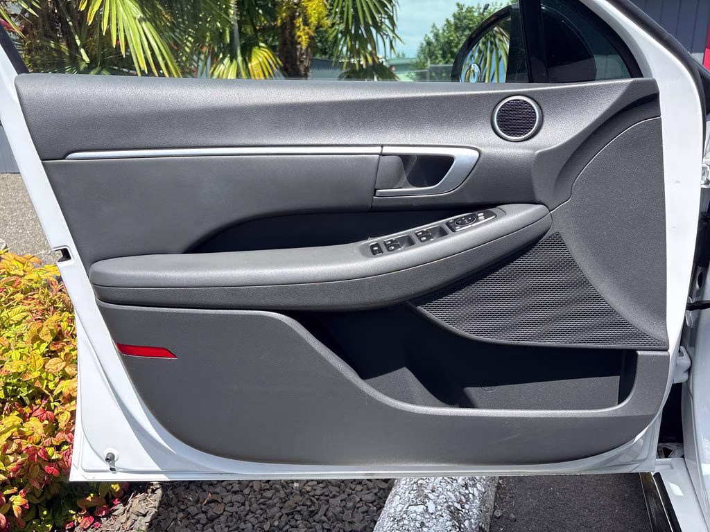 2021 White Hyundai Sonata SEL Plus FWD Sedan