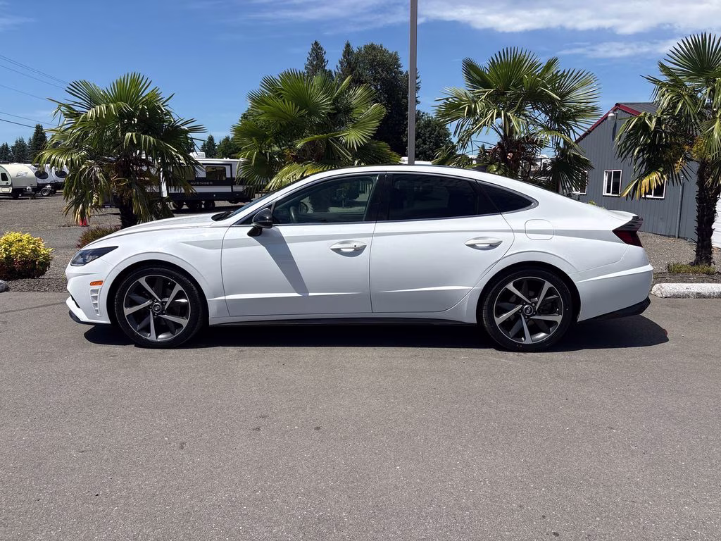 2021 White Hyundai Sonata SEL Plus FWD Sedan