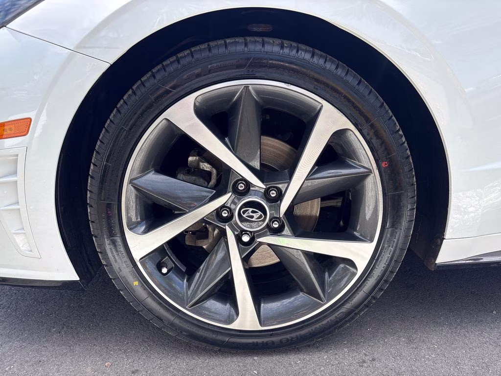 2021 White Hyundai Sonata SEL Plus FWD Sedan