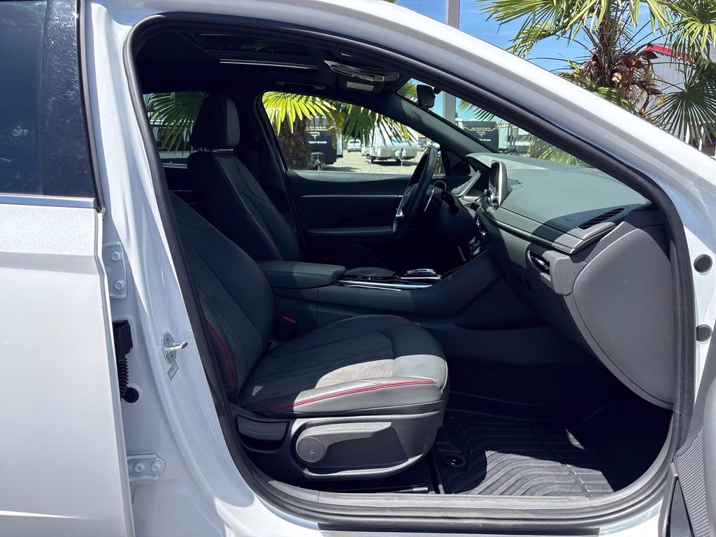 2021 White Hyundai Sonata SEL Plus FWD Sedan