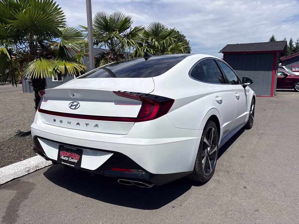 2021 White Hyundai Sonata SEL Plus FWD Sedan