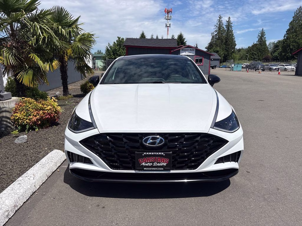 2021 White Hyundai Sonata SEL Plus FWD Sedan