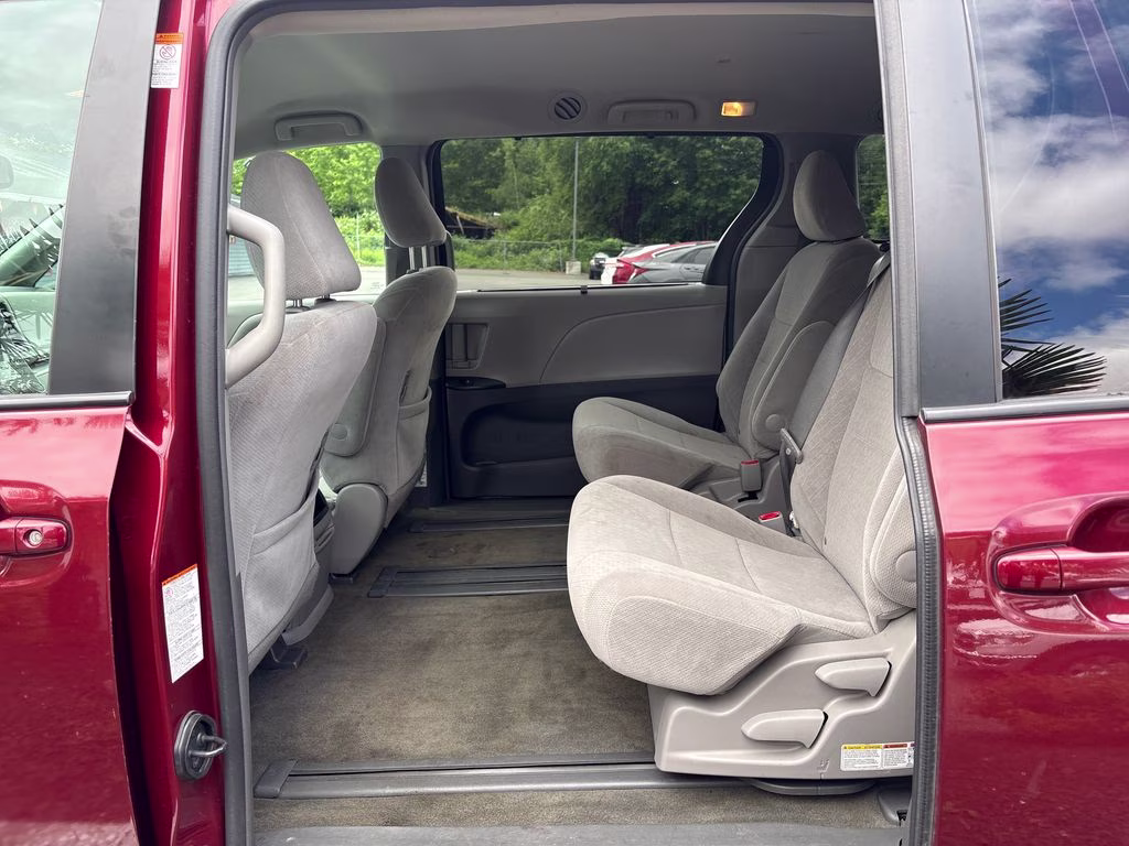 2016 Salsa Red Pearl Toyota Sienna LE FWD Crossover