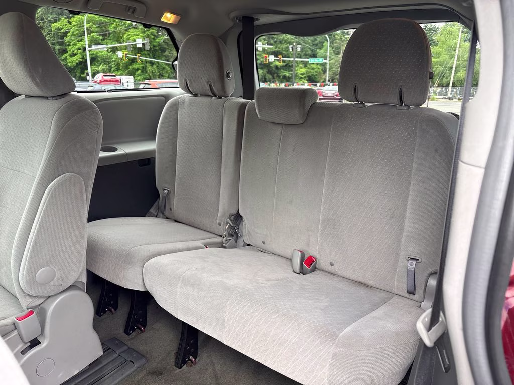 2016 Salsa Red Pearl Toyota Sienna LE FWD Crossover