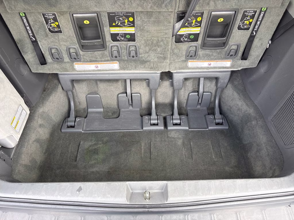 2016 Salsa Red Pearl Toyota Sienna LE FWD Crossover
