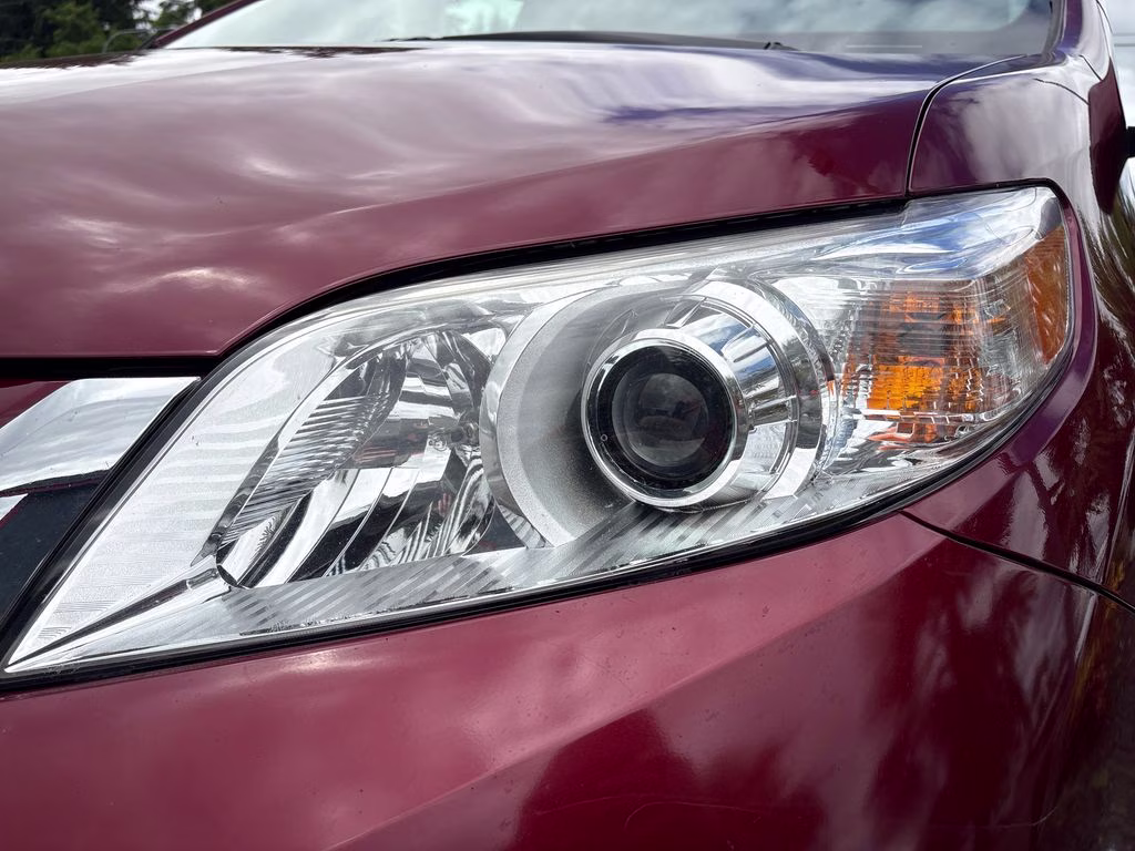 2016 Salsa Red Pearl Toyota Sienna LE FWD Crossover