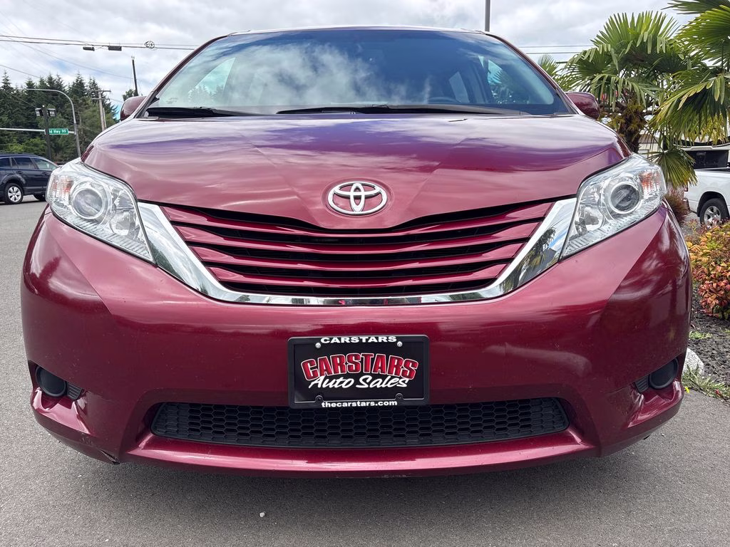 2016 Salsa Red Pearl Toyota Sienna LE FWD Crossover