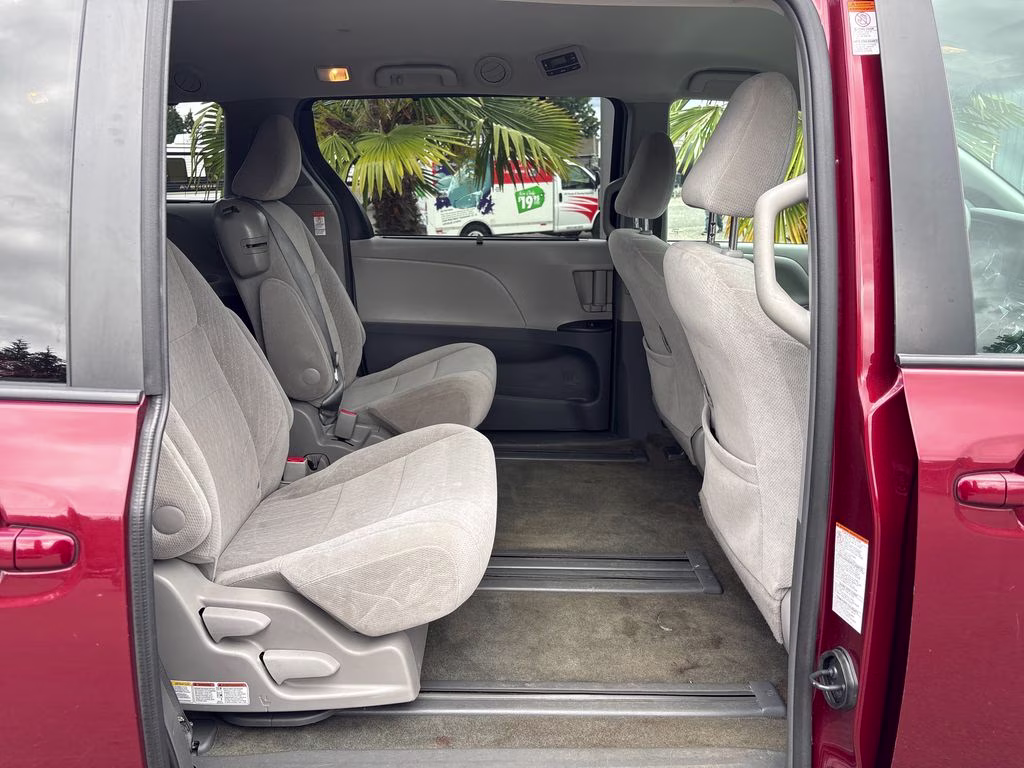 2016 Salsa Red Pearl Toyota Sienna LE FWD Crossover