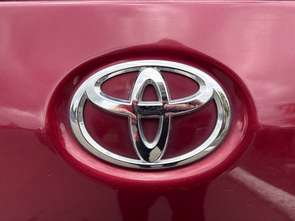2016 Salsa Red Pearl Toyota Sienna LE FWD Crossover