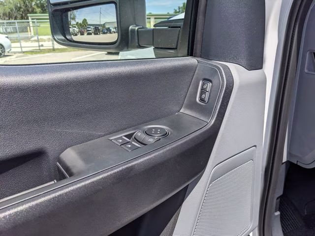 2026 Oxford White Ford Super Duty F-350 DRW XL 4X4 Chassis
