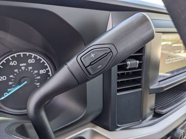 2026 Oxford White Ford Super Duty F-350 DRW XL 4X4 Chassis