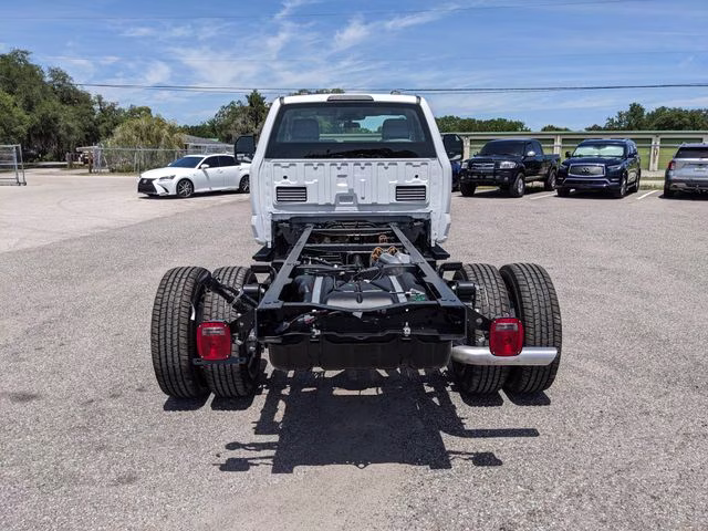 2026 Oxford White Ford Super Duty F-350 DRW XL 4X4 Chassis