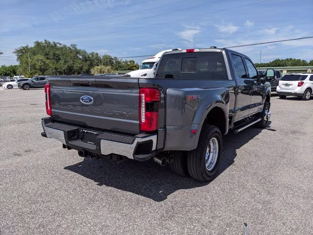 2026 Carbonized Gray Metallic Ford Super Duty F-350 DRW Lariat 4X4 Truck
