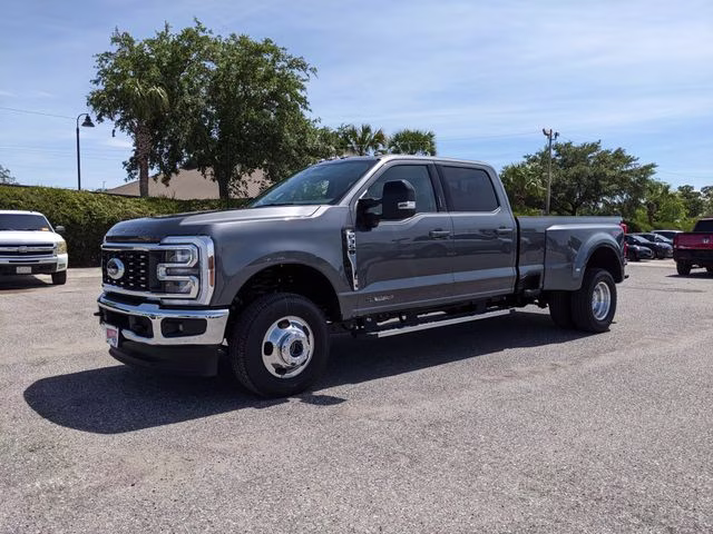 2026 Carbonized Gray Metallic Ford Super Duty F-350 DRW Lariat 4X4 Truck