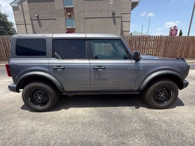 2023 Carbonized Gray Metallic Ford Bronco Black Diamond 4X4 SUV