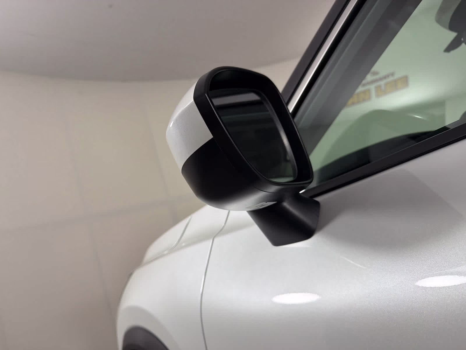 2026 Everest White Pearl Tricoat Nissan Rogue SV FWD SUV