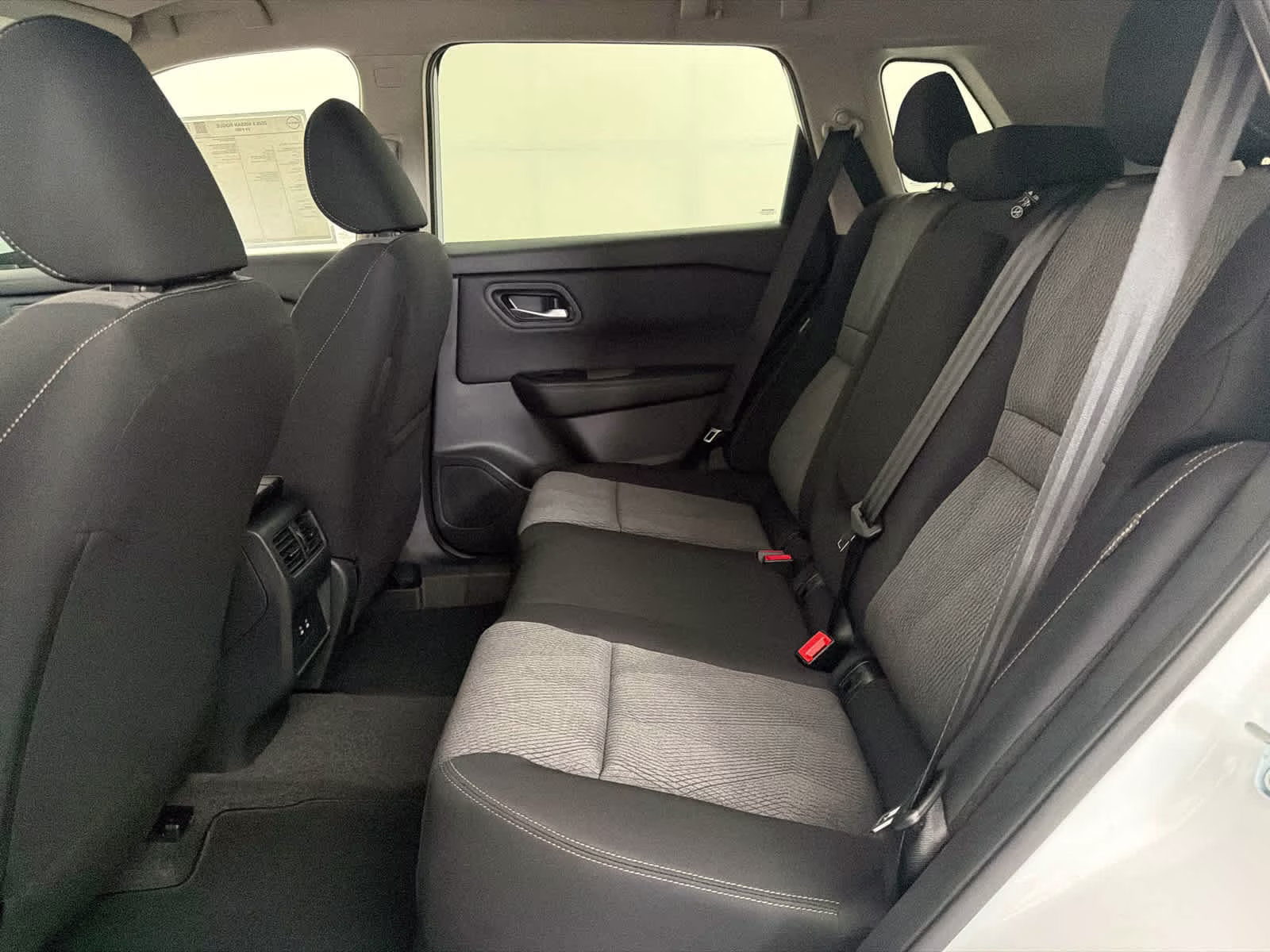 2026 Everest White Pearl Tricoat Nissan Rogue SV FWD SUV