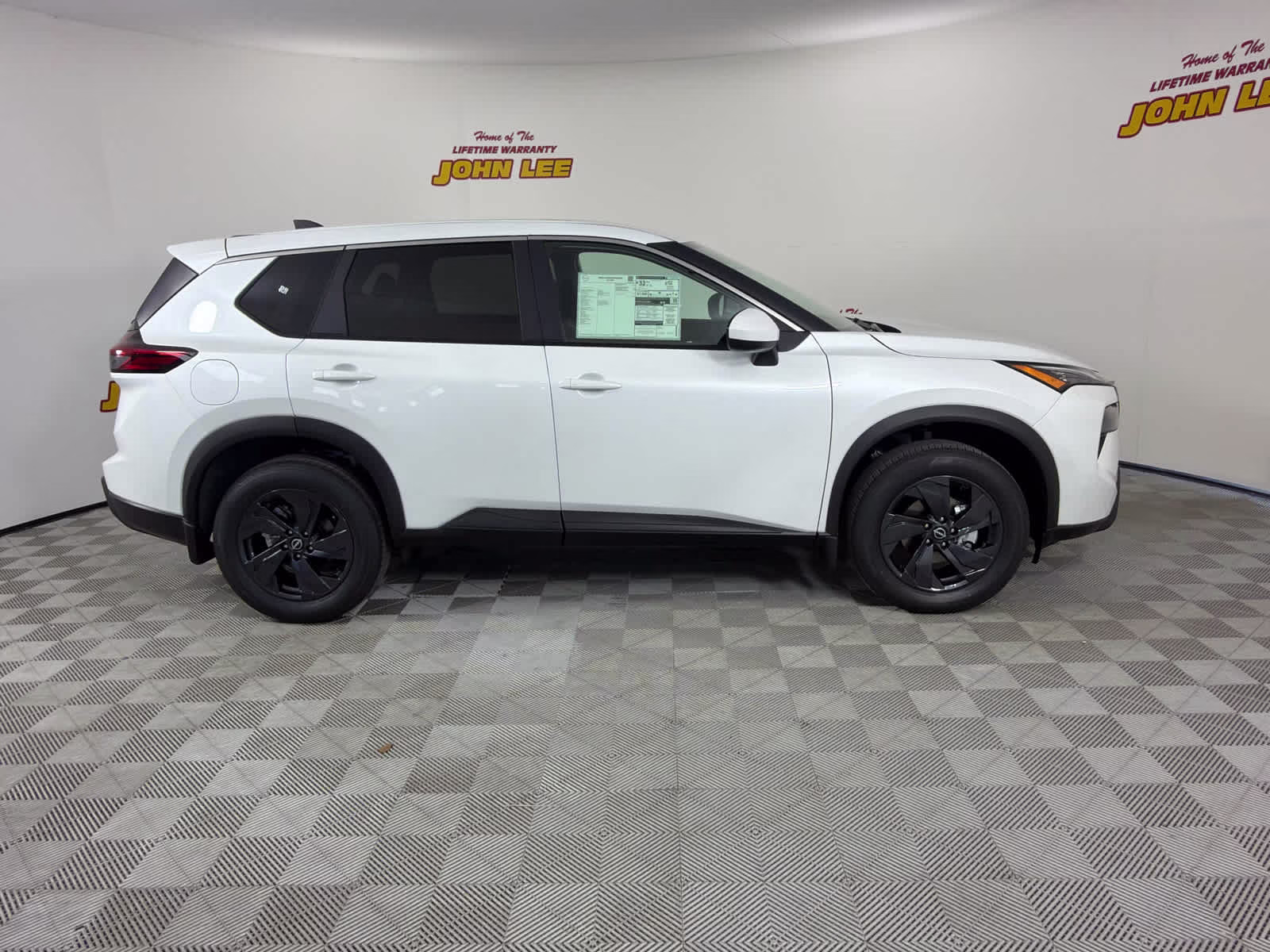 2026 Everest White Pearl Tricoat Nissan Rogue SV FWD SUV