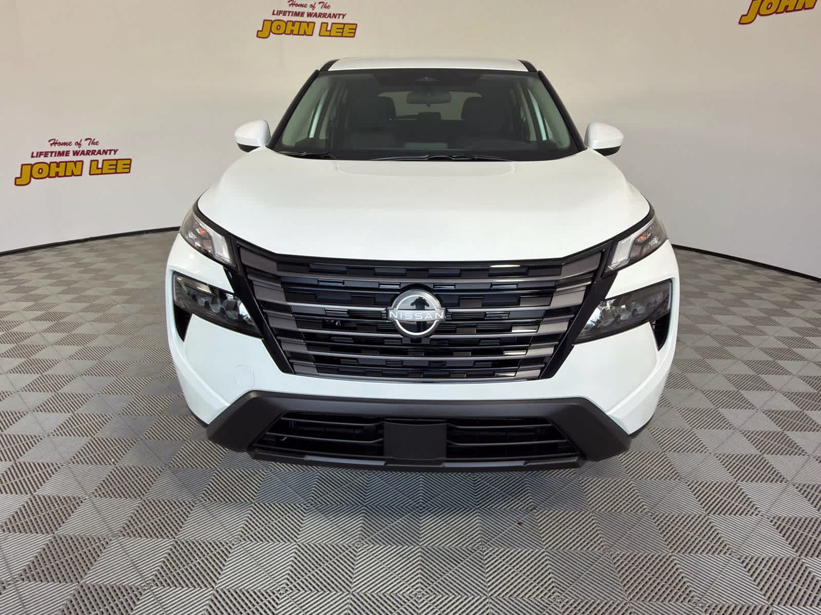 2026 Everest White Pearl Tricoat Nissan Rogue SV FWD SUV