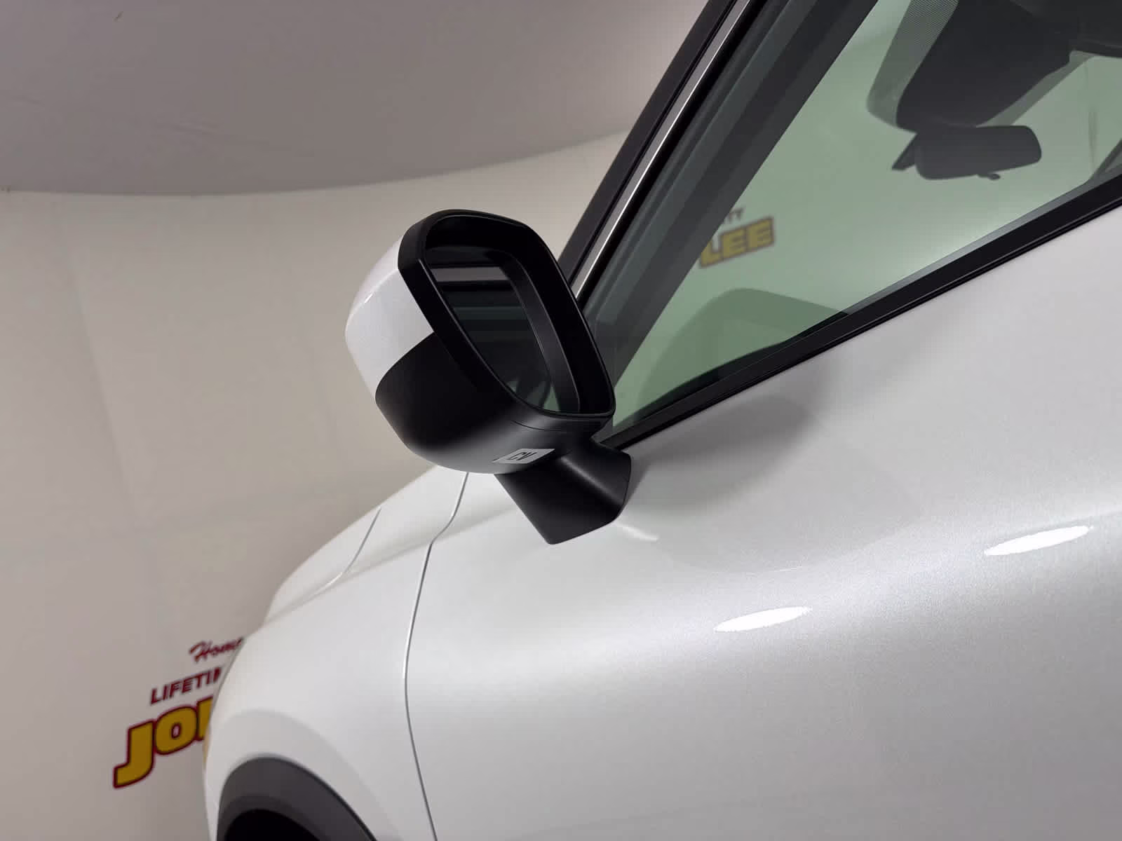 2026 Everest White Pearl Tricoat Nissan Rogue SV FWD SUV