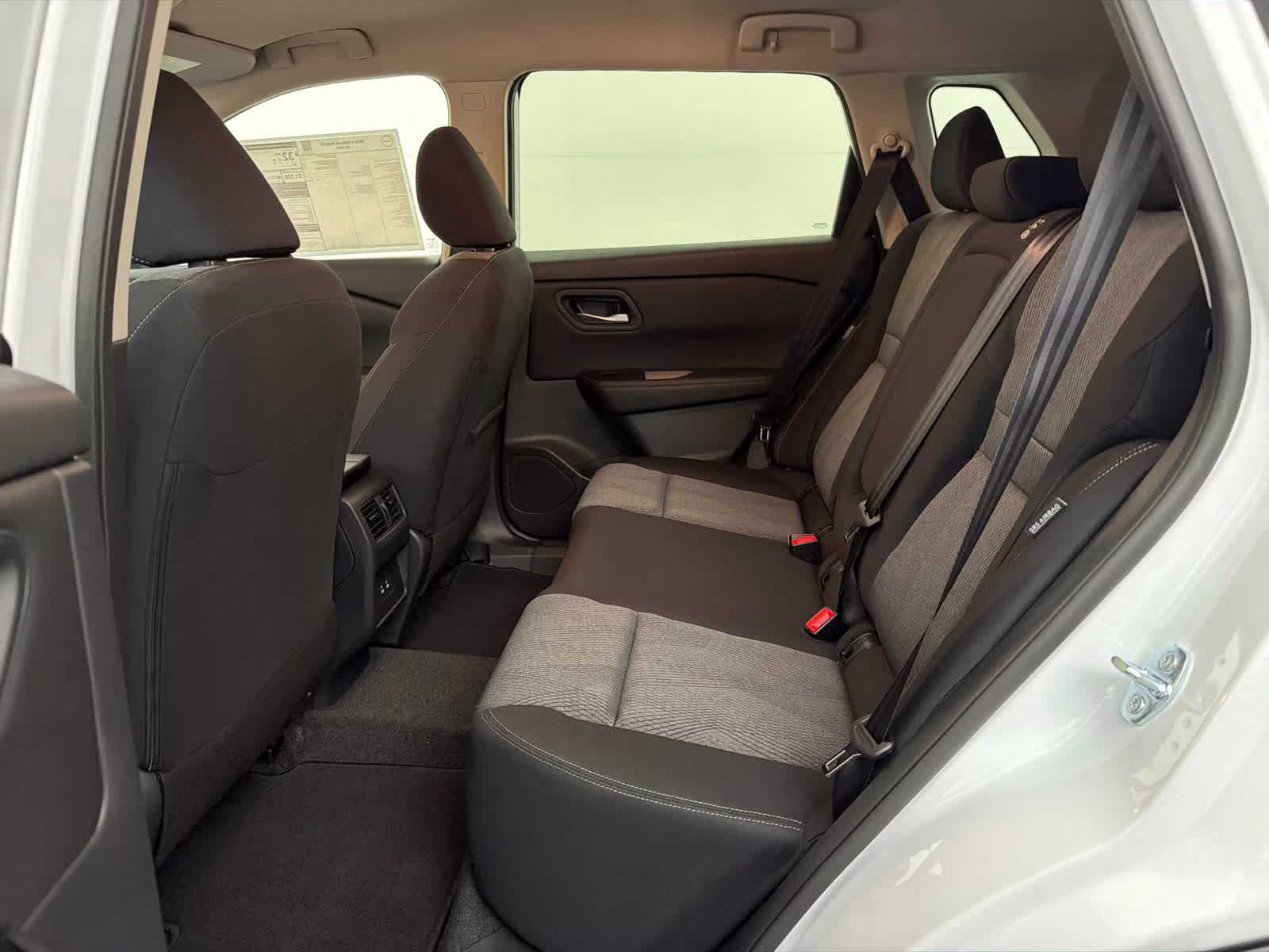 2026 Everest White Pearl Tricoat Nissan Rogue SV FWD SUV