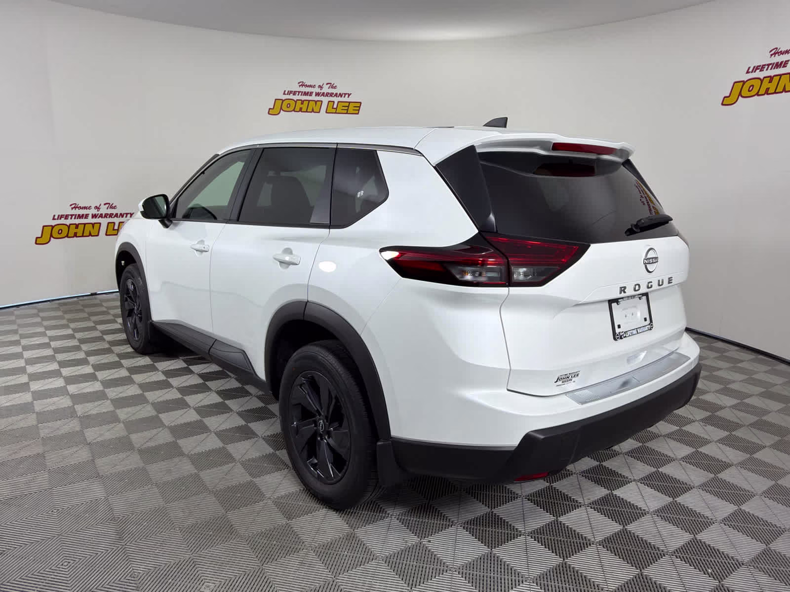 2026 Everest White Pearl Tricoat Nissan Rogue SV FWD SUV
