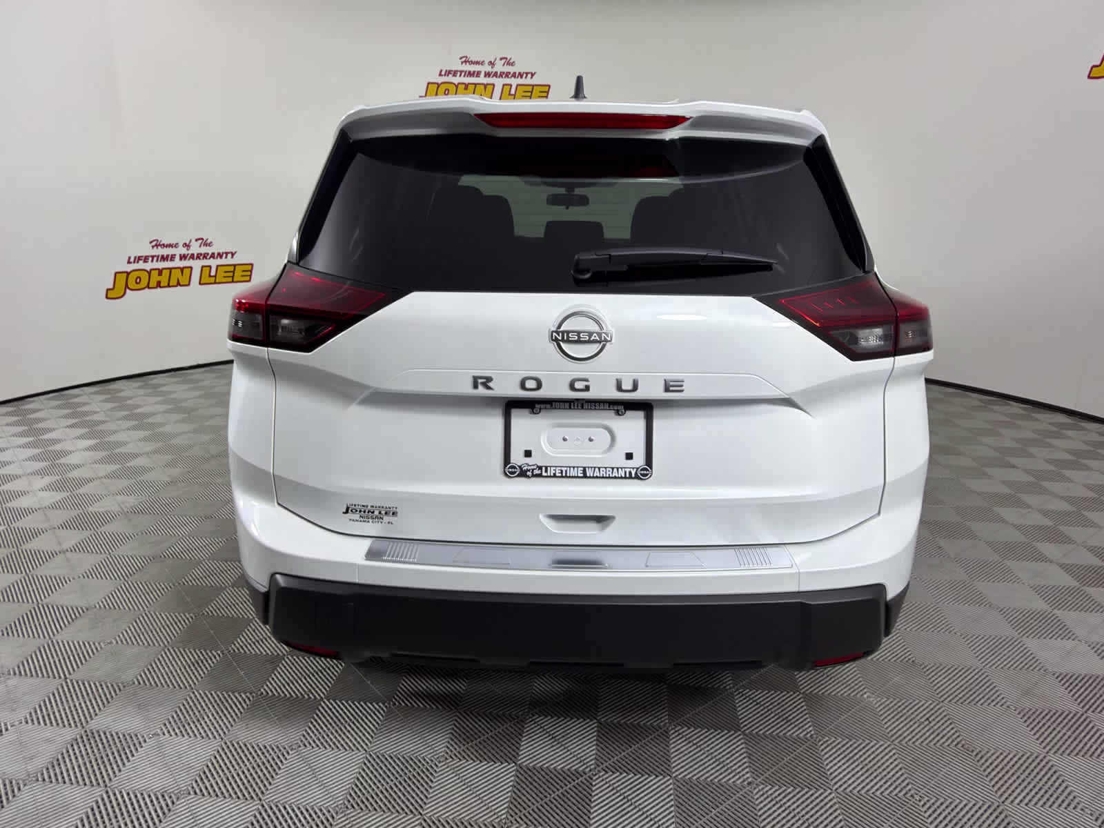 2026 Everest White Pearl Tricoat Nissan Rogue SV FWD SUV