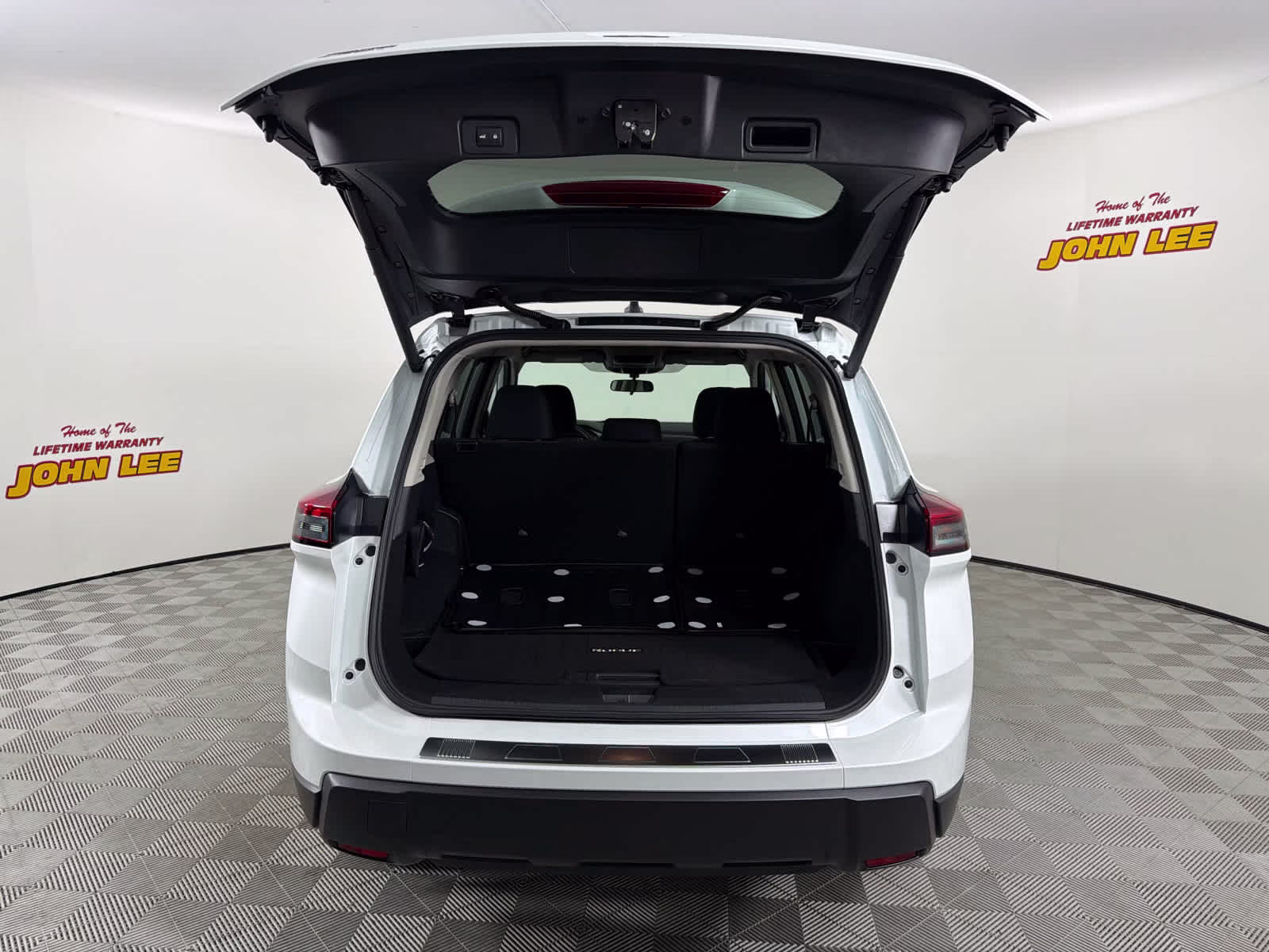2026 Everest White Pearl Tricoat Nissan Rogue SV FWD SUV