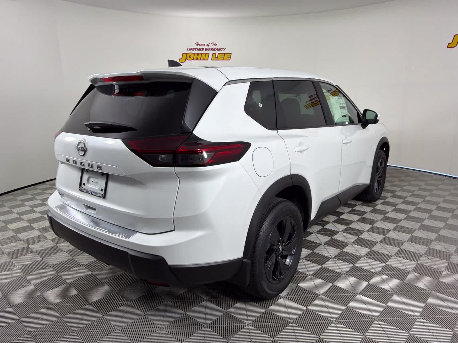 2026 Everest White Pearl Tricoat Nissan Rogue SV FWD SUV