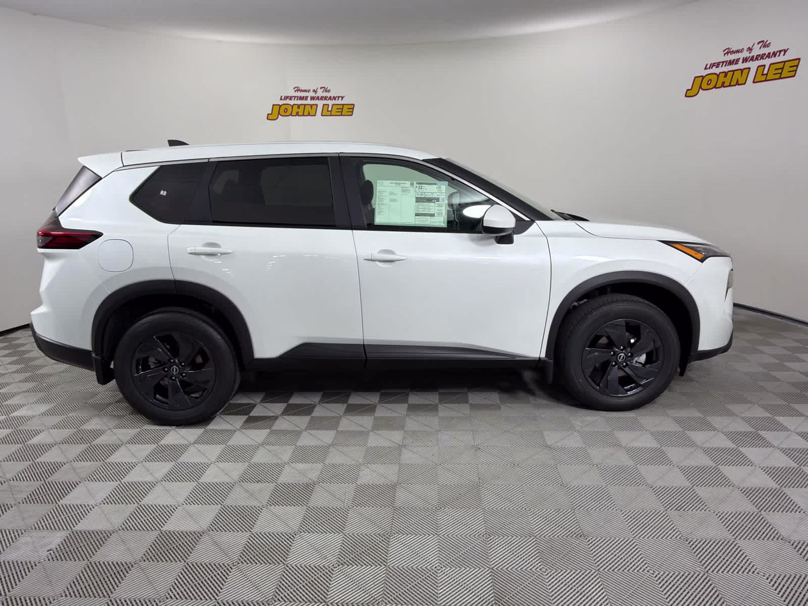 2026 Everest White Pearl Tricoat Nissan Rogue SV FWD SUV