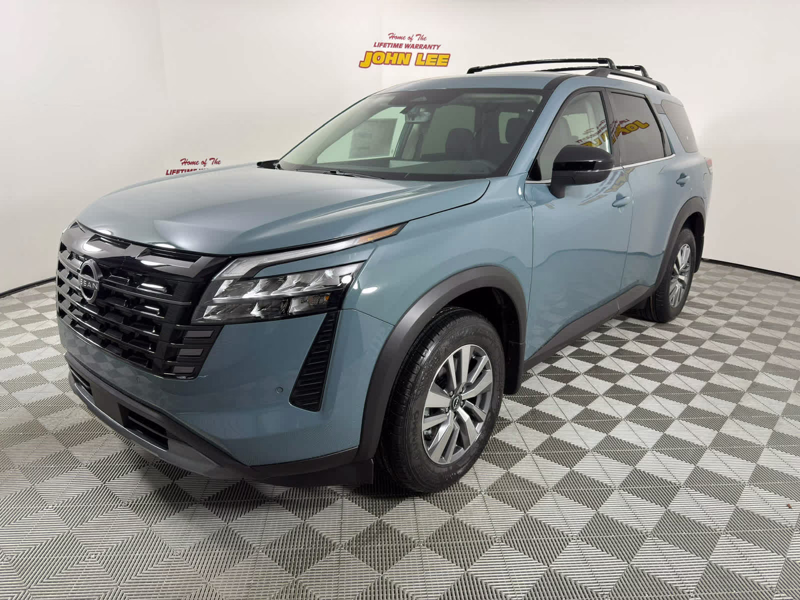 2026 Nissan Pathfinder SL 2WD's photo