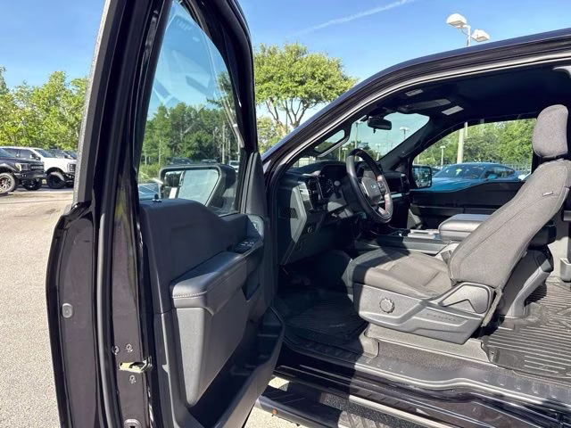 2023 Agate Black Metallic Ford F-150 XL Extended Cab Pickup RWD Truck