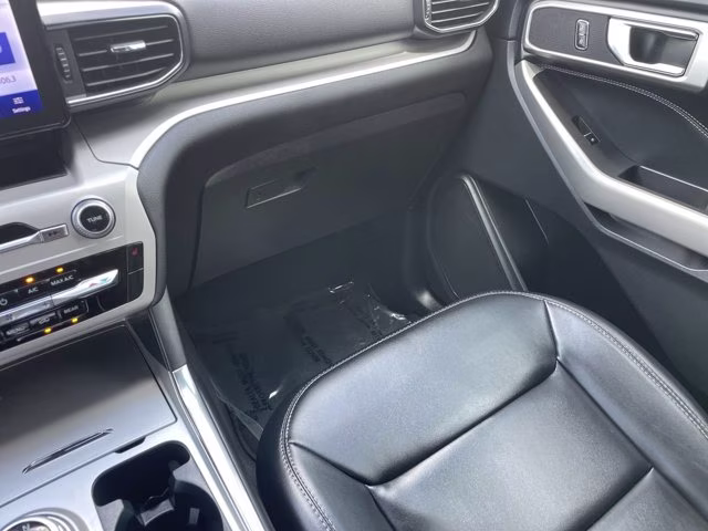 2023 Gray Metallic Ford Explorer XLT RWD SUV
