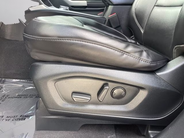 2023 Gray Metallic Ford Explorer XLT RWD SUV