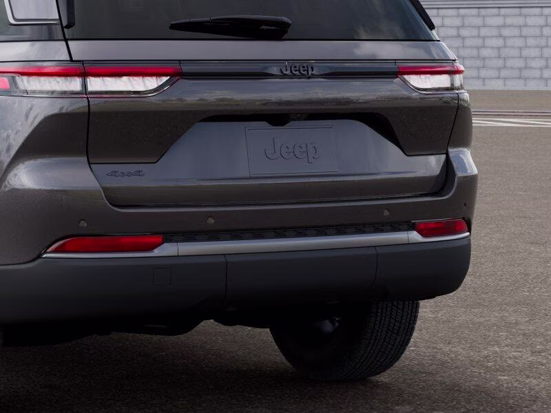 2026 Baltic Gray Metallic Clear Coat Jeep Grand Cherokee Grand Cherokee Laredo Altitude 4x4 4X4 SUV