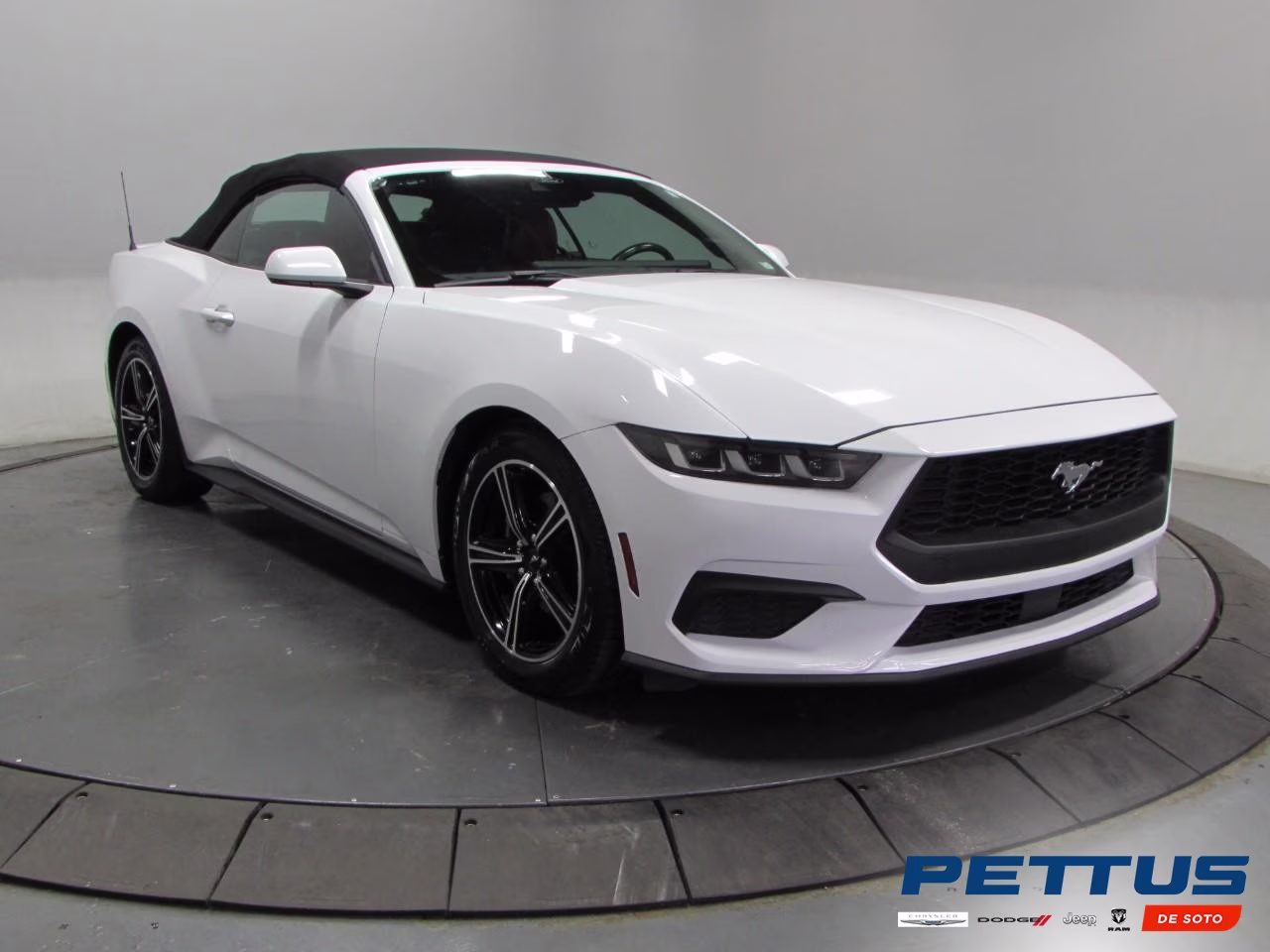 2024 Oxford White Ford Mustang EcoBoost Convertible RWD Convertible
