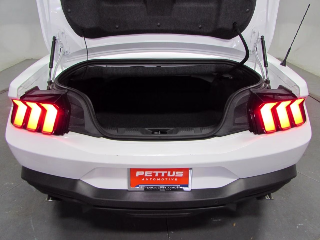 2024 Oxford White Ford Mustang EcoBoost Convertible RWD Convertible