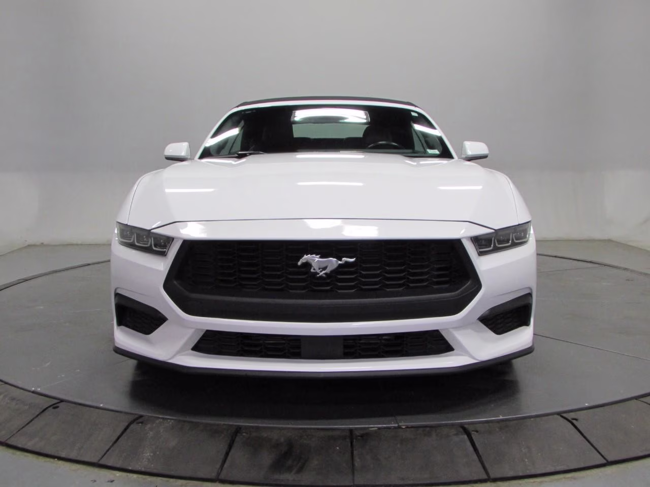 2024 Oxford White Ford Mustang EcoBoost Convertible RWD Convertible