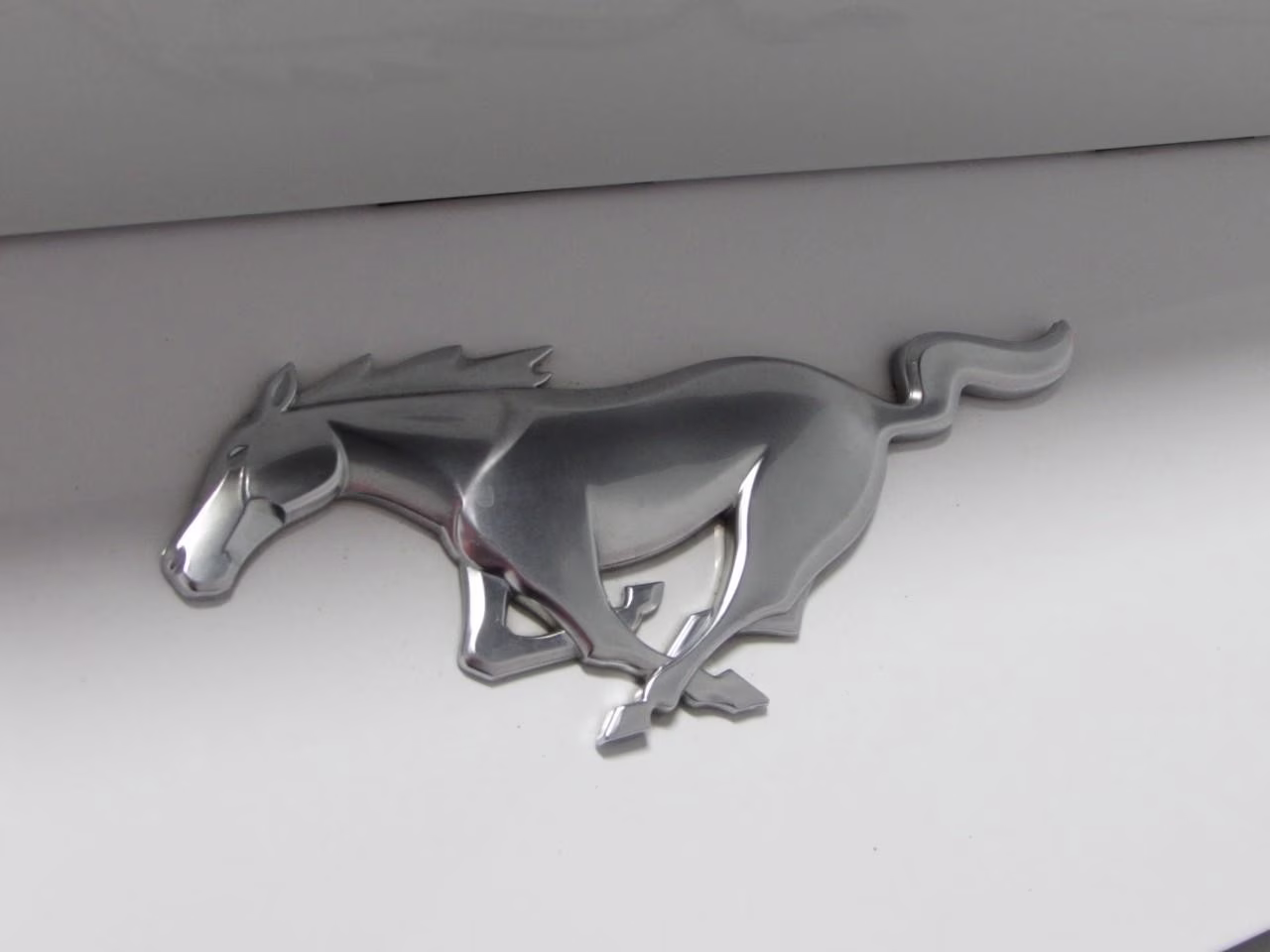 2024 Oxford White Ford Mustang EcoBoost Convertible RWD Convertible
