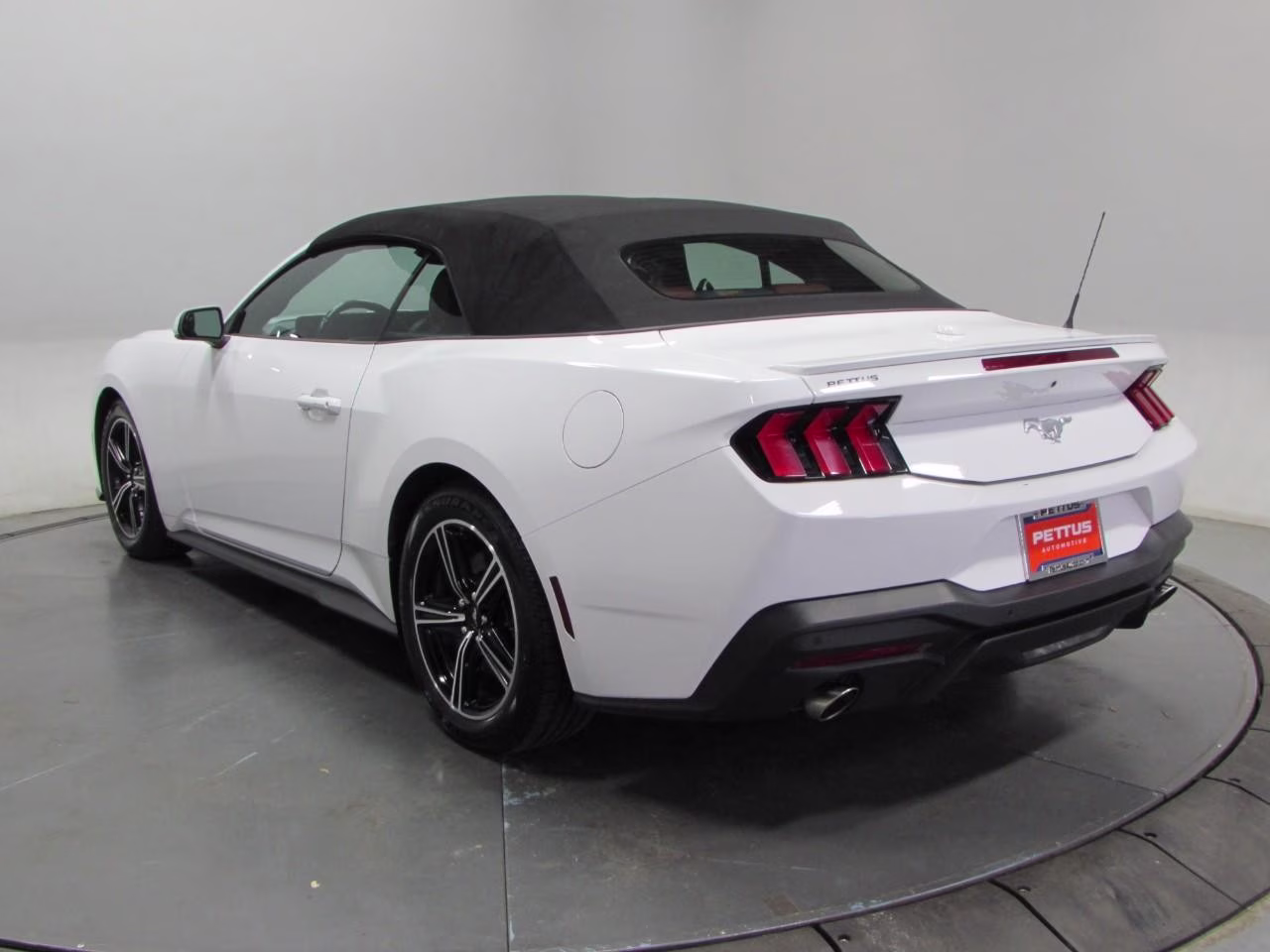 2024 Oxford White Ford Mustang EcoBoost Convertible RWD Convertible