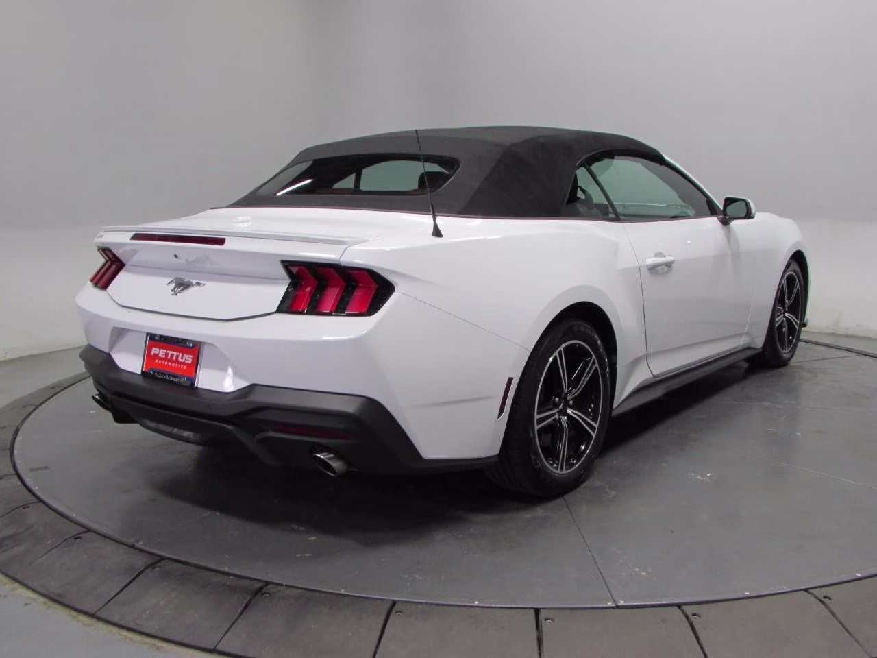 2024 Oxford White Ford Mustang EcoBoost Convertible RWD Convertible