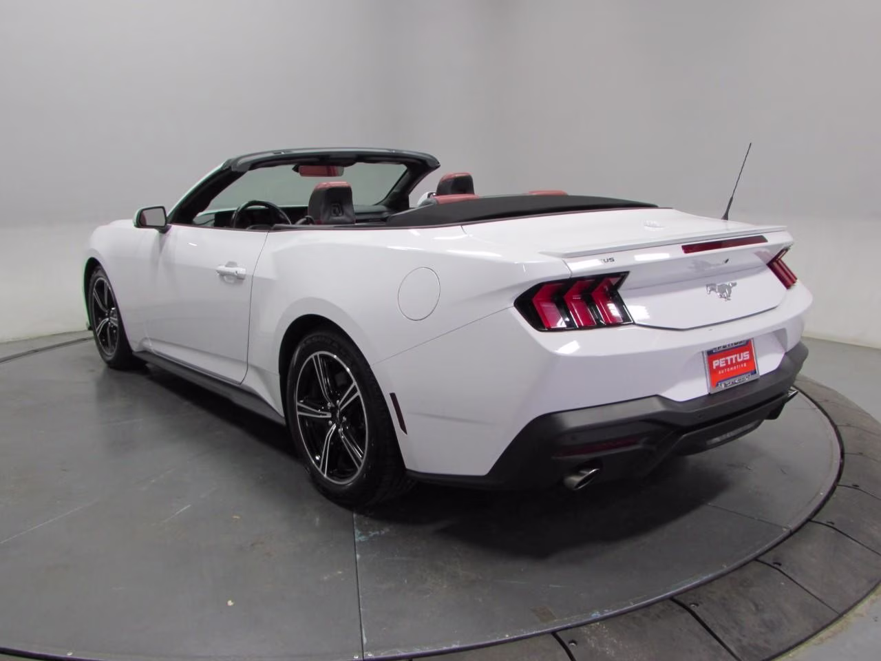 2024 Oxford White Ford Mustang EcoBoost Convertible RWD Convertible