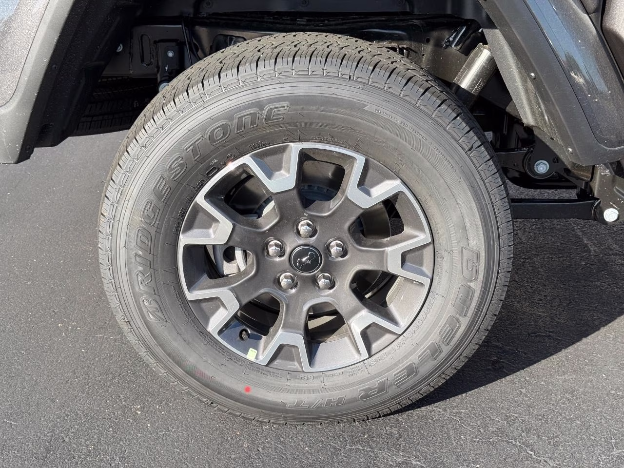 2026 Granite Crystal Metallic Clearcoat Jeep Gladiator Sahara 4X4 Truck
